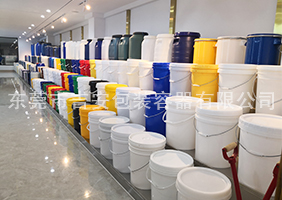 中國美女光腚操逼的視頻吉安容器一楼涂料桶、机油桶展区